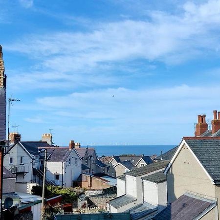 Rhubarb Terrace On The Coast - Sleeps 1-6 Villa Colwyn Bay Exteriör bild