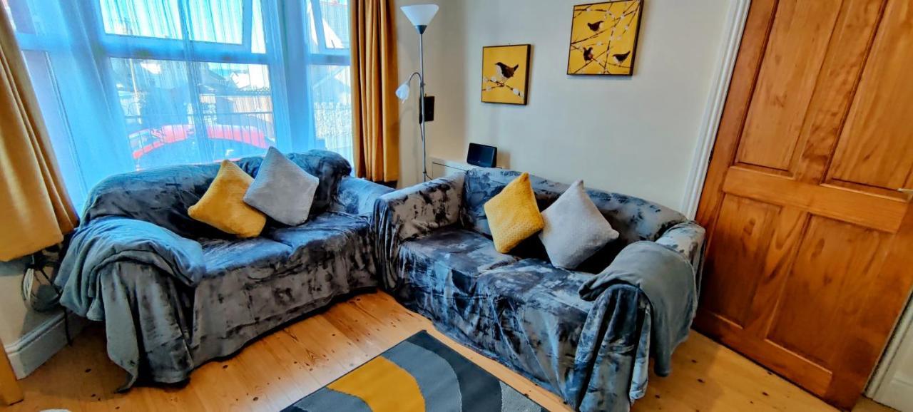Rhubarb Terrace On The Coast - Sleeps 1-6 Villa Colwyn Bay Exteriör bild