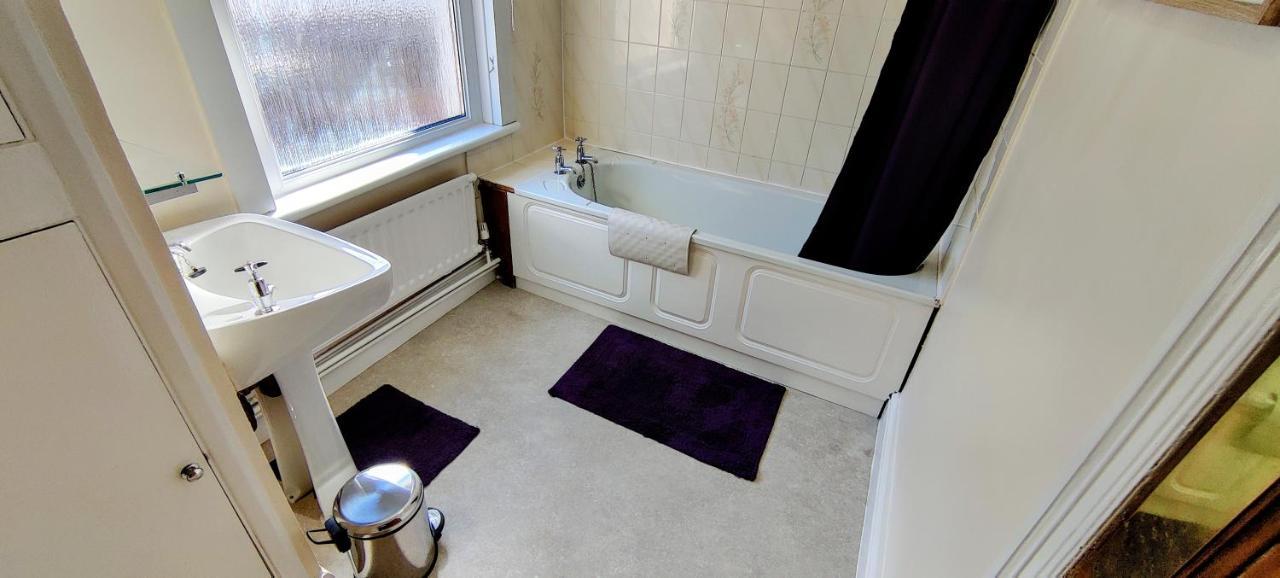 Rhubarb Terrace On The Coast - Sleeps 1-6 Villa Colwyn Bay Exteriör bild