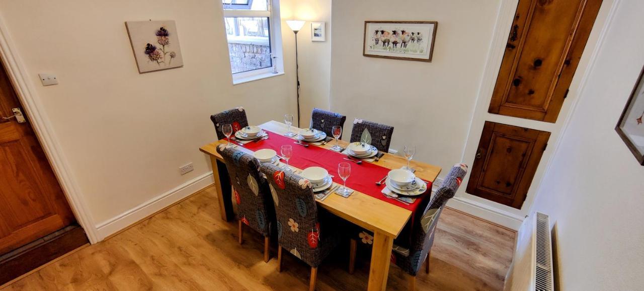 Rhubarb Terrace On The Coast - Sleeps 1-6 Villa Colwyn Bay Exteriör bild
