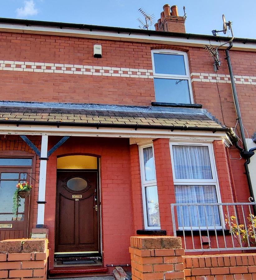 Rhubarb Terrace On The Coast - Sleeps 1-6 Villa Colwyn Bay Exteriör bild