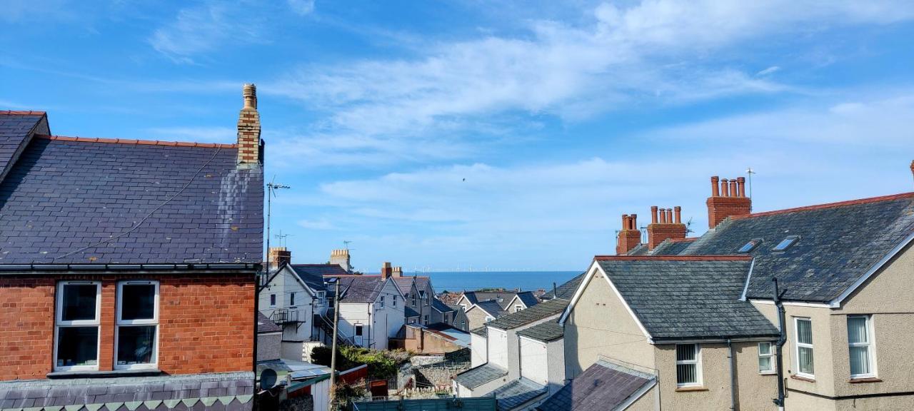 Rhubarb Terrace On The Coast - Sleeps 1-6 Villa Colwyn Bay Exteriör bild