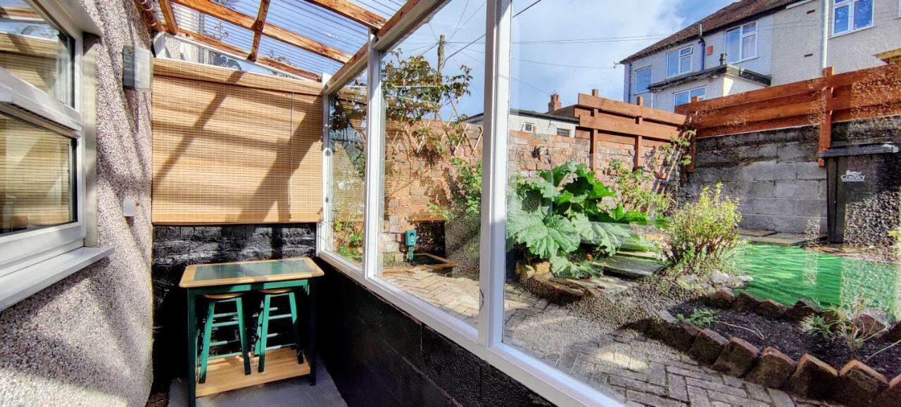 Rhubarb Terrace On The Coast - Sleeps 1-6 Villa Colwyn Bay Exteriör bild