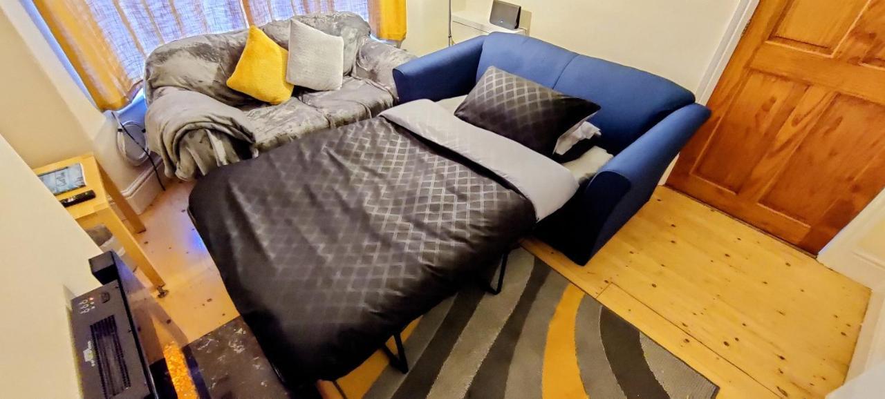 Rhubarb Terrace On The Coast - Sleeps 1-6 Villa Colwyn Bay Exteriör bild